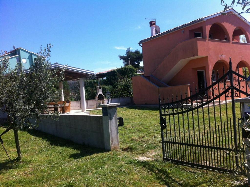 Apartments Ella Ližnjan Quarto foto